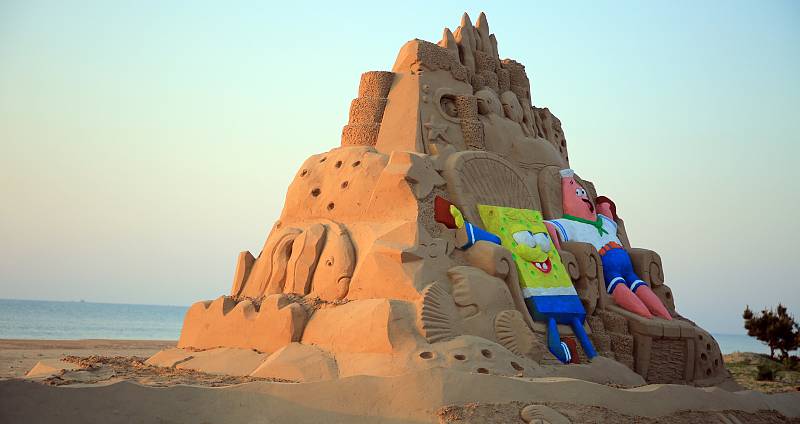 Rizhao witnessed a beach sand sculpture art exhibition