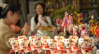 Dough sculptures meet an increasing festival market in Baoding