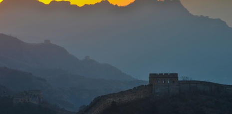 Sunrise awaken ancient grandeur of Jinshanling Great Wall