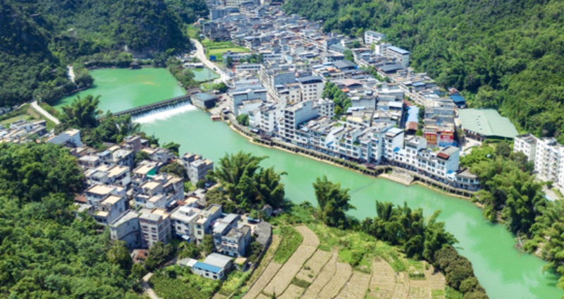 Buquan River features clear water and green shores