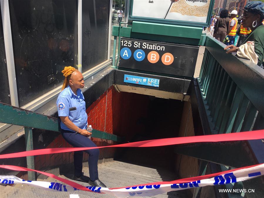 U.S-NEW YORK-SUBWAY-DERAILMENT