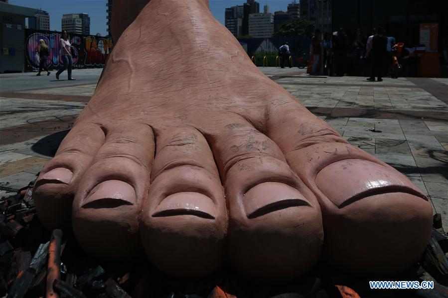 Sculpture erected to create awareness on neurological disease in Brazil