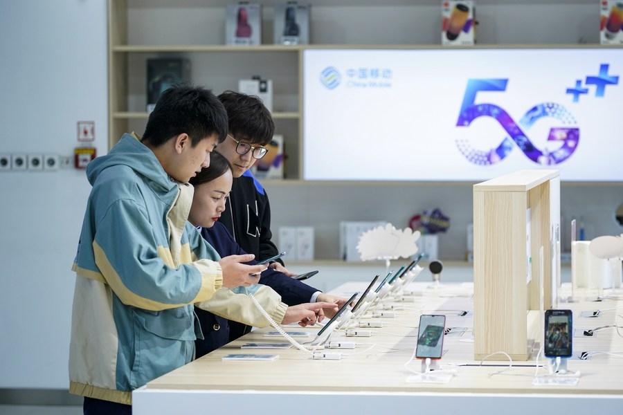 China's 5G phone shipments top 167 mln in 2020: report