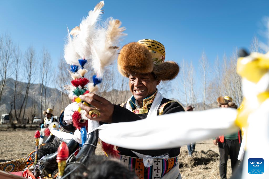 Annual spring farming ceremony held in China's Tibet