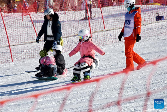 Ski resorts in east China make full preparations during Spring Festival holiday