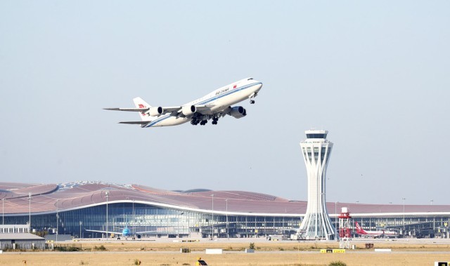 China's air passenger trips to reach 9 million during May Day holiday