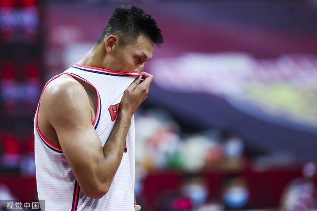 China's basketball star Yi Jianlian announces retirement