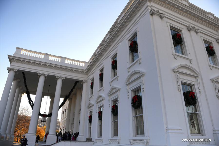 Media Preview Of 2018 Christmas Holiday Decorations Held At White House English China Youth International - White House Outside Christmas Decorations